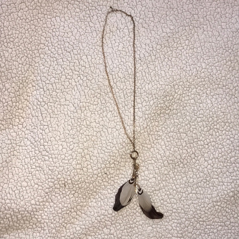 Long feather necklace